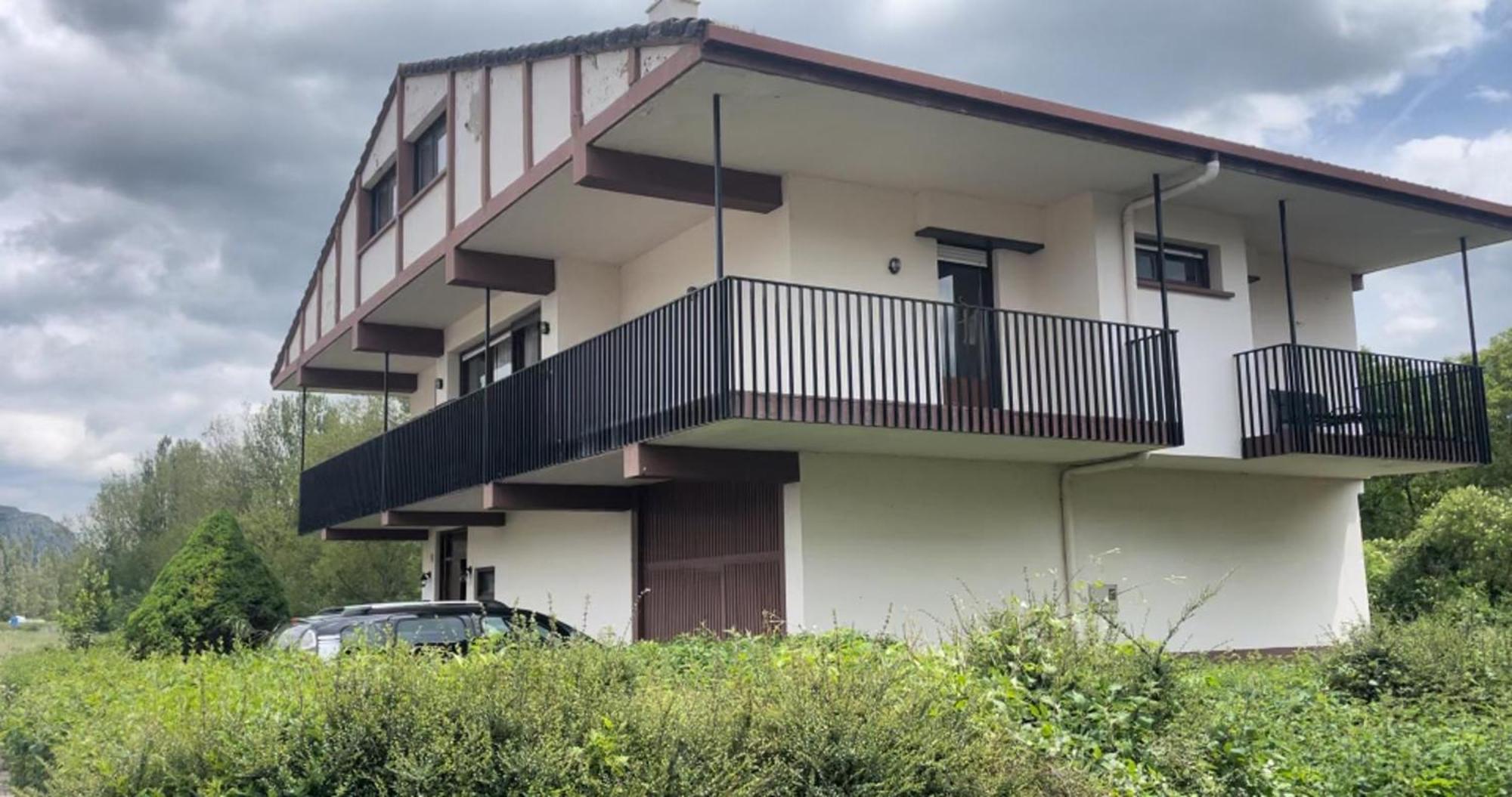 3-Bed Artist Chalet Near San Sebastian Sleeps 6 アルアス エクステリア 写真